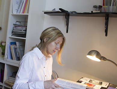 Physiotherapie und Osteopathie | Portrait | Eva Reischer Kunzova | Schreibtisch
